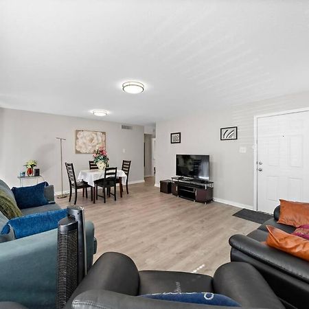 Cozy, Dedicated Workspace, Fast Wi-Fi Apartment Х'юстон Екстер'єр фото
