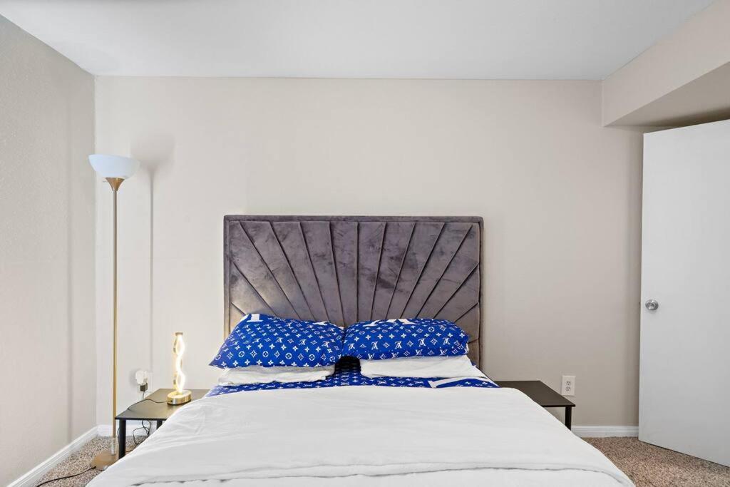 Cozy, Dedicated Workspace, Fast Wi-Fi Apartment Х'юстон Екстер'єр фото