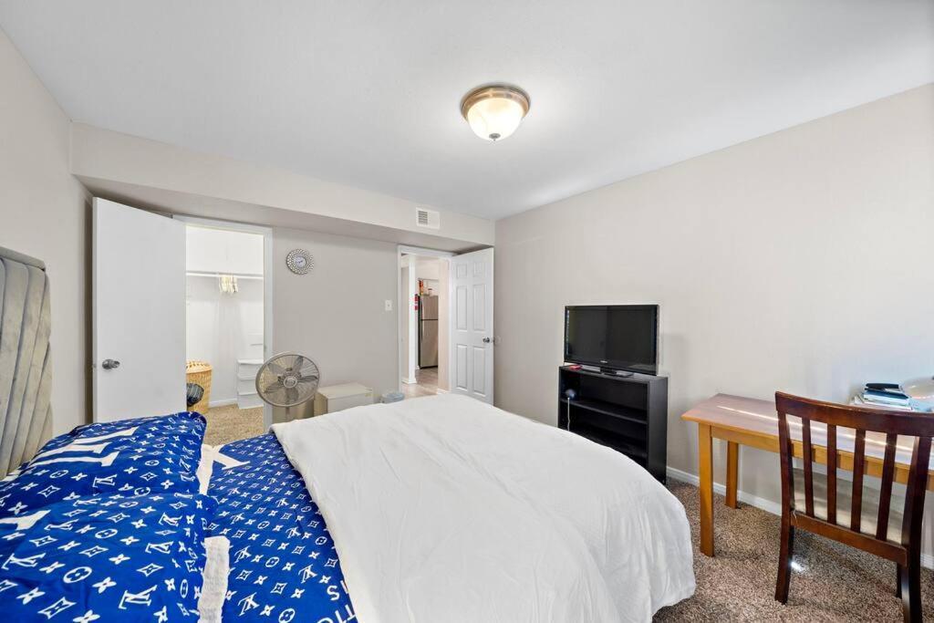 Cozy, Dedicated Workspace, Fast Wi-Fi Apartment Х'юстон Екстер'єр фото