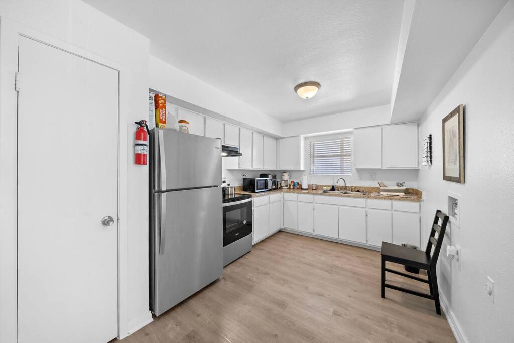 Cozy, Dedicated Workspace, Fast Wi-Fi Apartment Х'юстон Екстер'єр фото